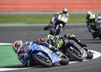 Победа команды Suzuki Ecstar и Алекса Ринса