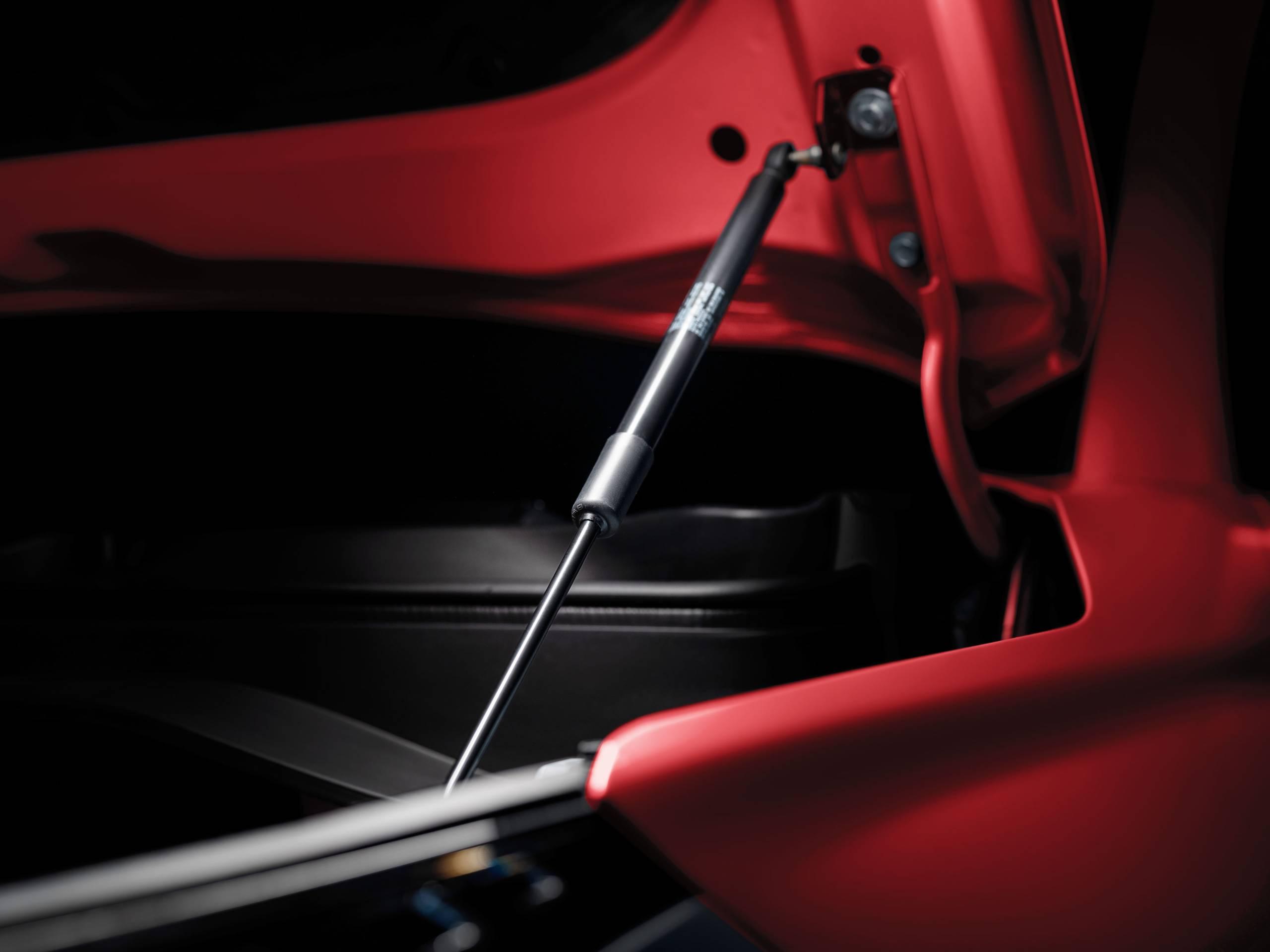 Газовый упор капота