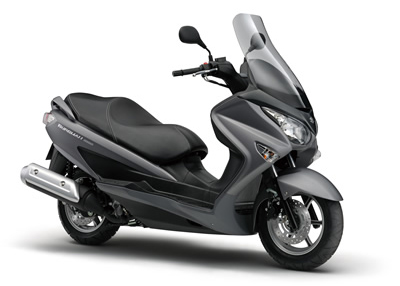 SUZUKI BURGMAN: 10 ЛЕТ КОМПАКТНОМУ СКУТЕРУ ДЛЯ ЗАНЯТОГО ГОРОЖАНИНА