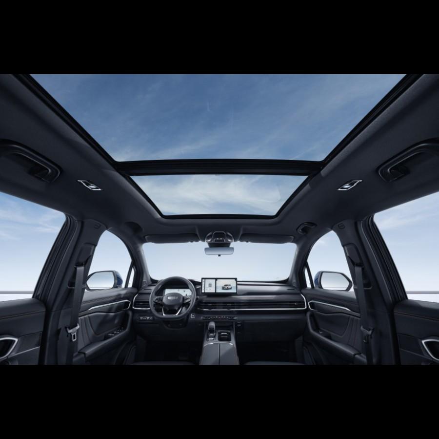 Большая панорамная крыша с люком