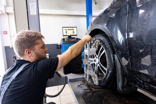 Проверка углов установки колес