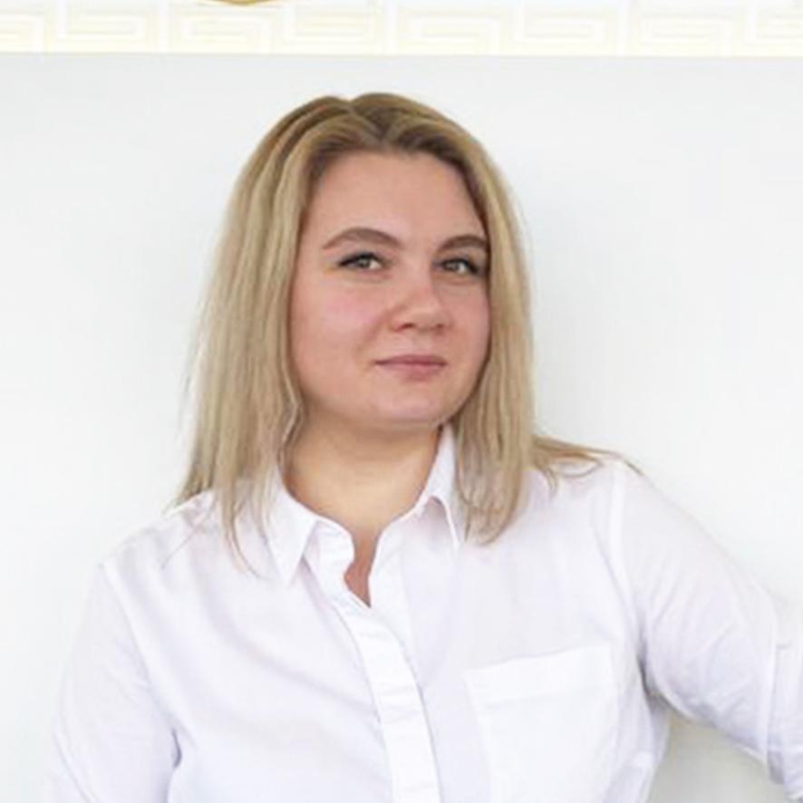 Полина Садовщикова - Менеджер по кредитованию и страхованию