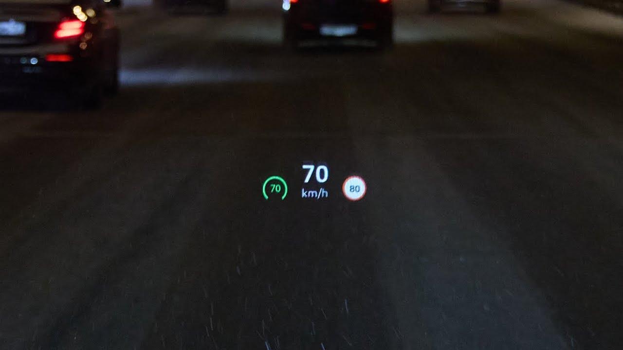 Проекционный дисплей - новый Geely Atlas