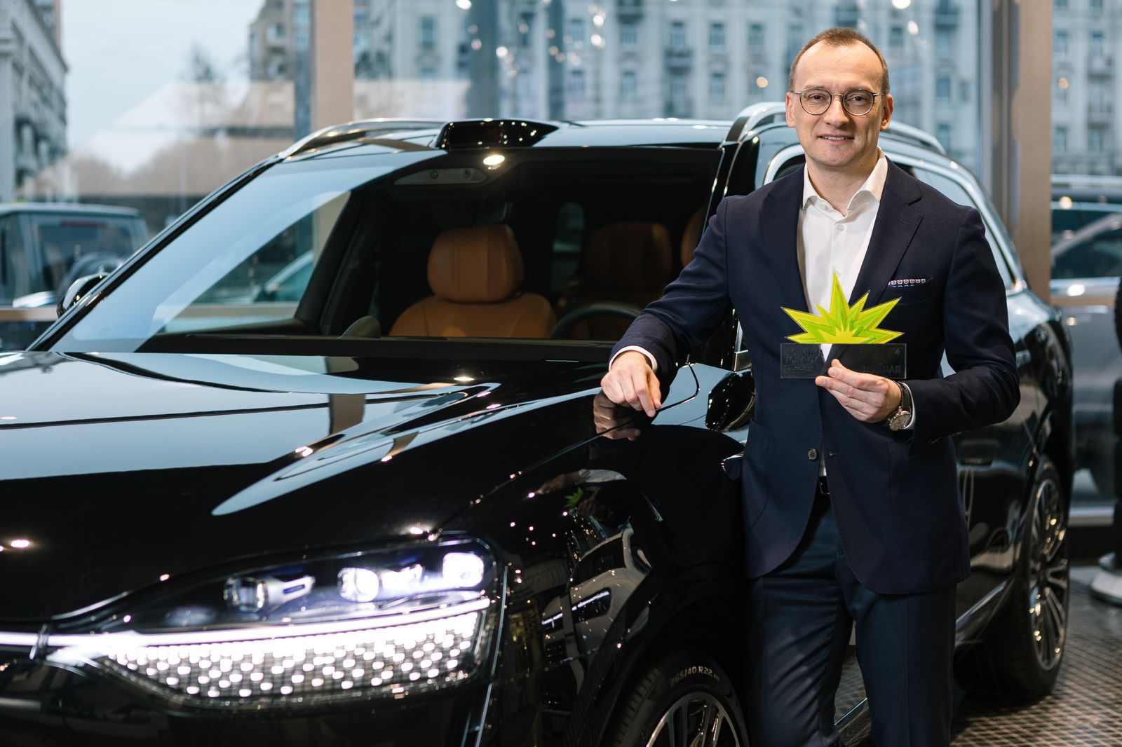 Новинка года: AITO SERES получил почетное звание портала Авто.ру