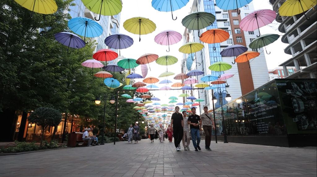 Клуб путешественников «Авто Года» посетил Чечню на AITO SERES M7