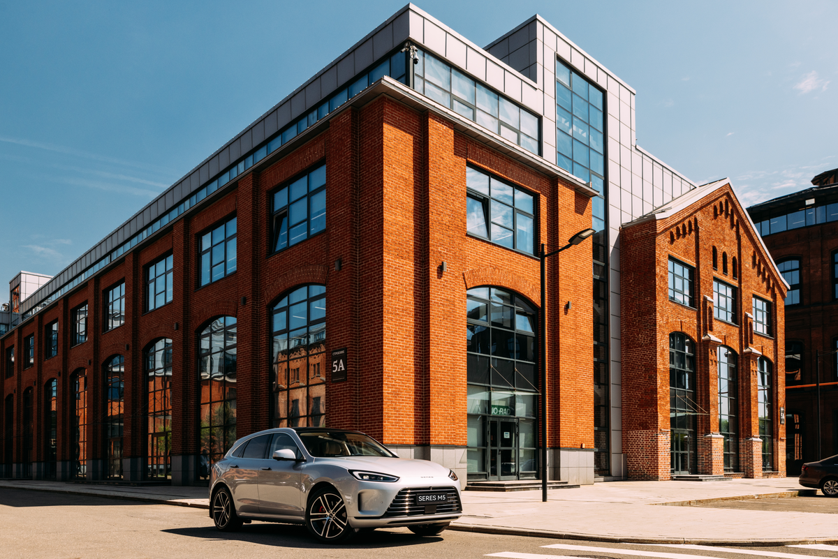 Встречайте осень с AITO SERES M5 в центре притяжения «ДЕПО»: спортивный кроссовер покоряет крупнейшую Lifestyle-площадку Москвы! 