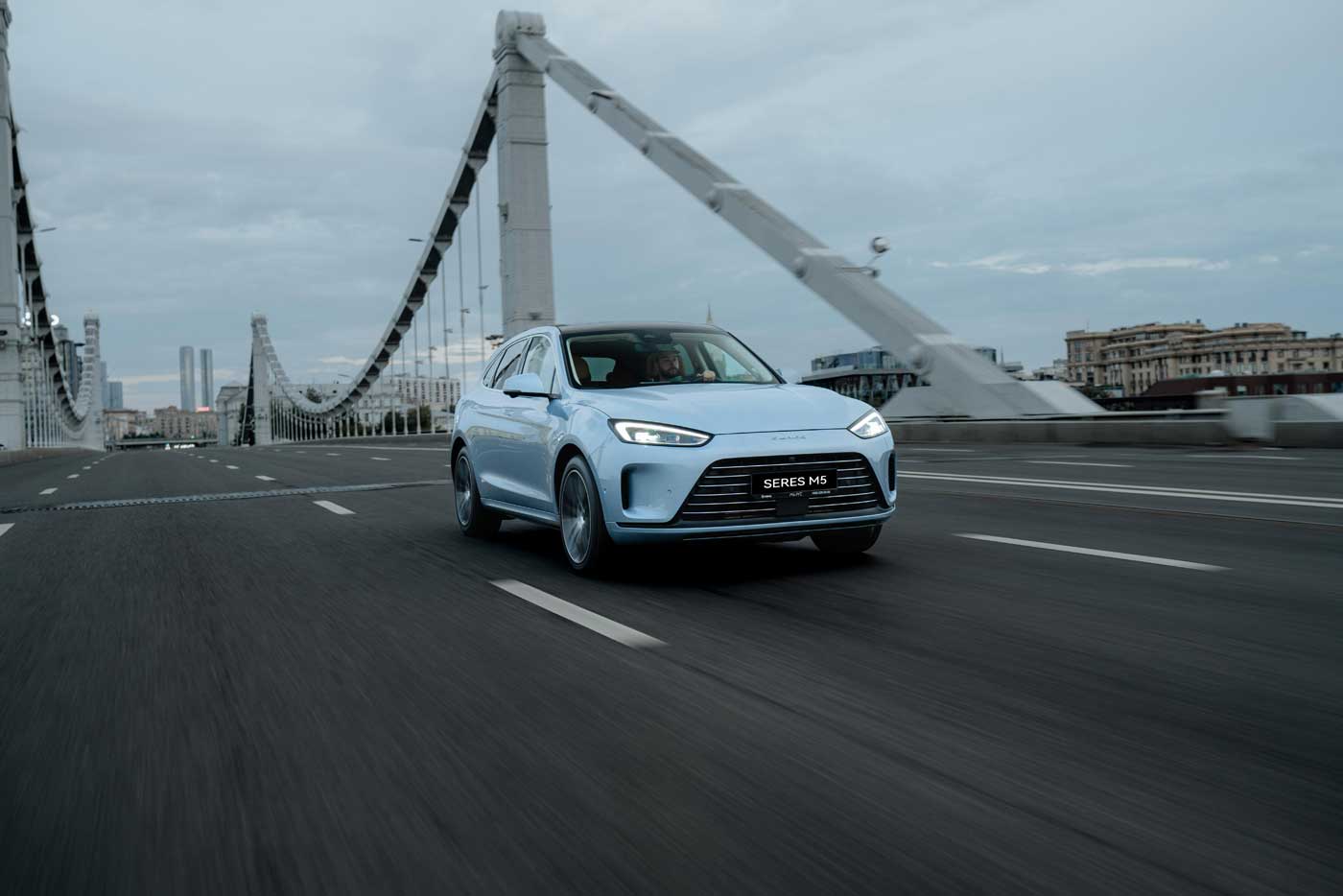 AITO SERES M5 стал победителем премии «Внедорожник года» по версии журнала «Клуб 4х4» в номинации «Электрические и гибридные кроссоверы»