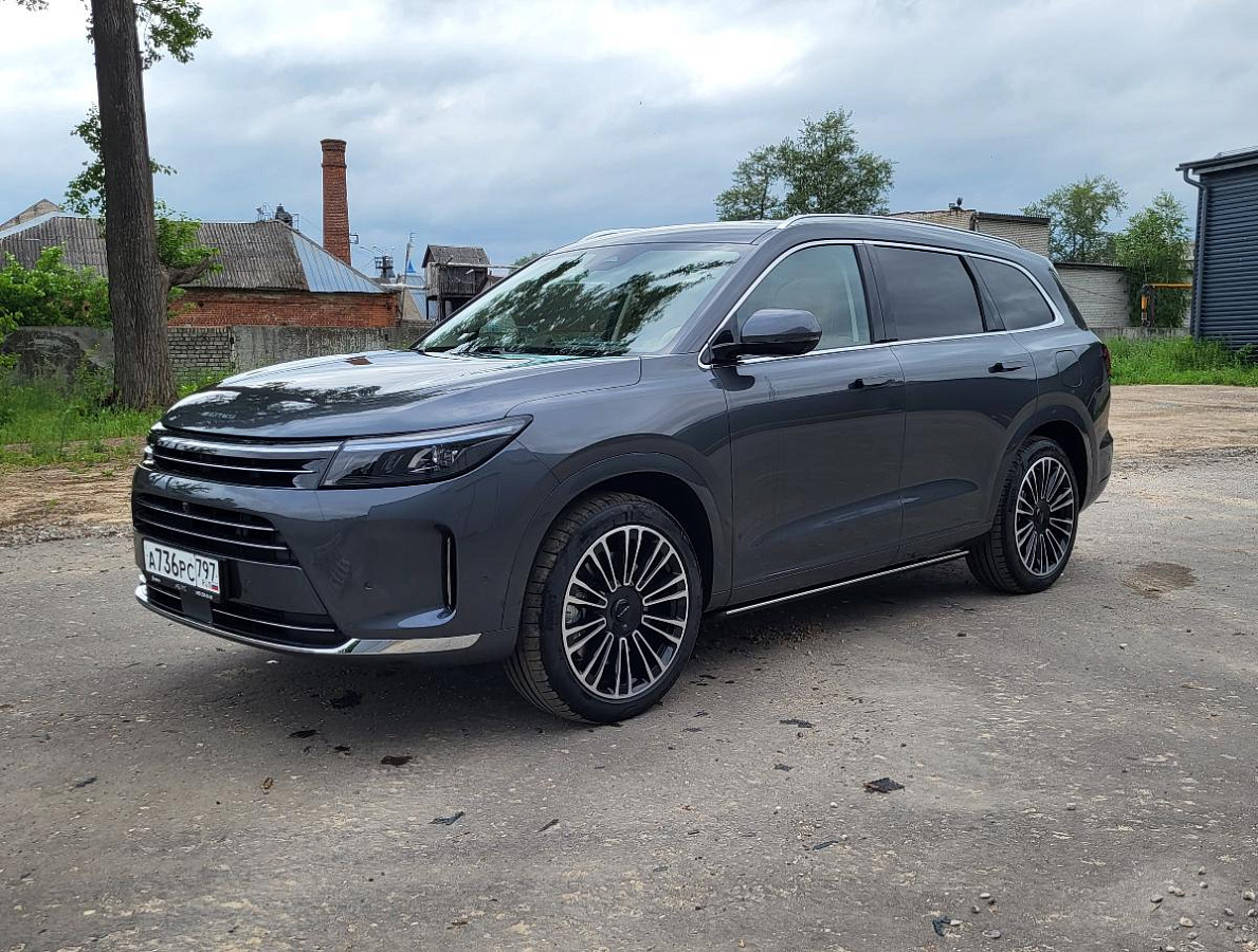 Настоящий гибридный зверь из Поднебесной: тест AITO SERES M7