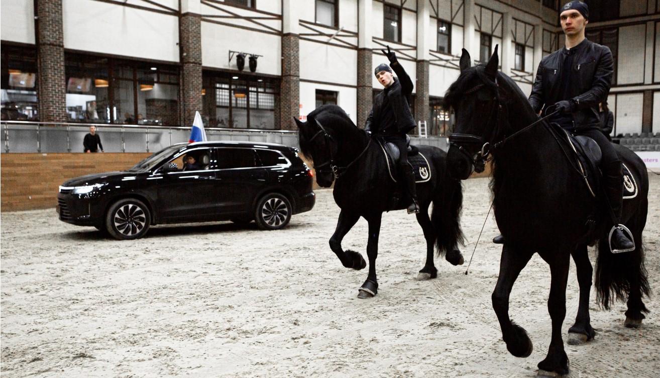 Премиальные гибридные кроссоверы AITO SERES стали хэдлайнерами шоу в рамках шестого фестиваля «Иваново поле» в Подмосковье