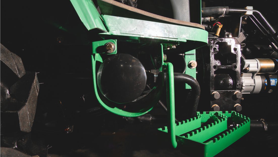 Рифлёные подножки с обеих сторон 