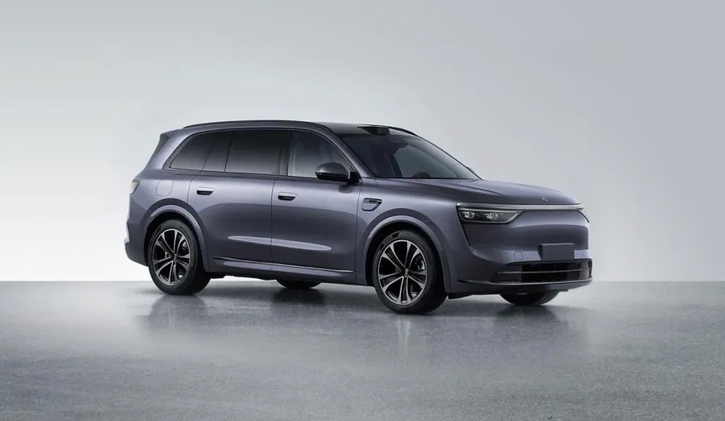 Кроссовер Aito/Seres M8 станет четвертой моделью бренда