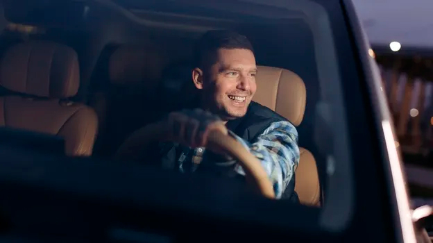 «Нет сомнений, что Овечкин побьет рекорд Гретцки». Кузнецов — о хоккее, автомобилях и путешествиях