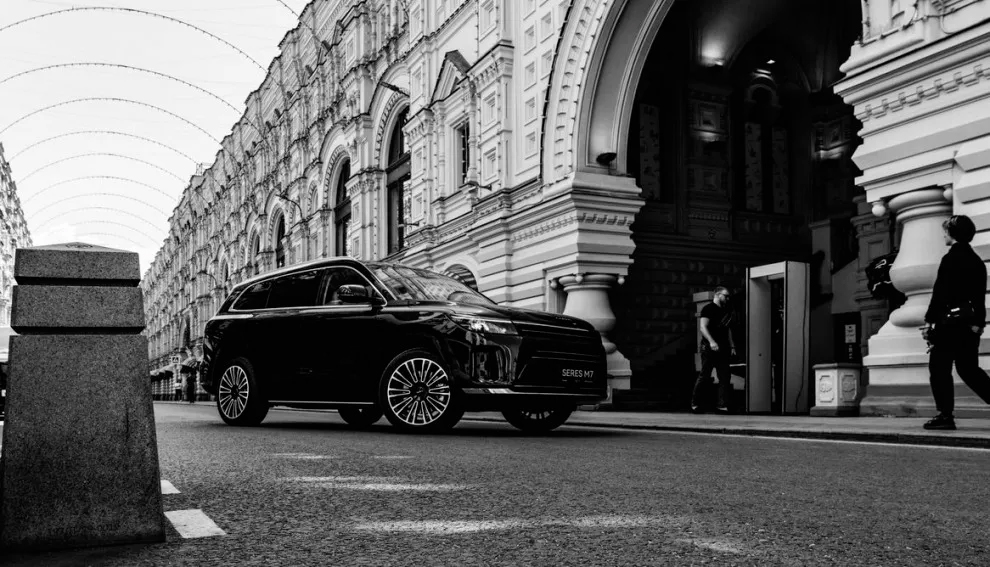 Чем привлекает SERES M7? Прежде всего запахом