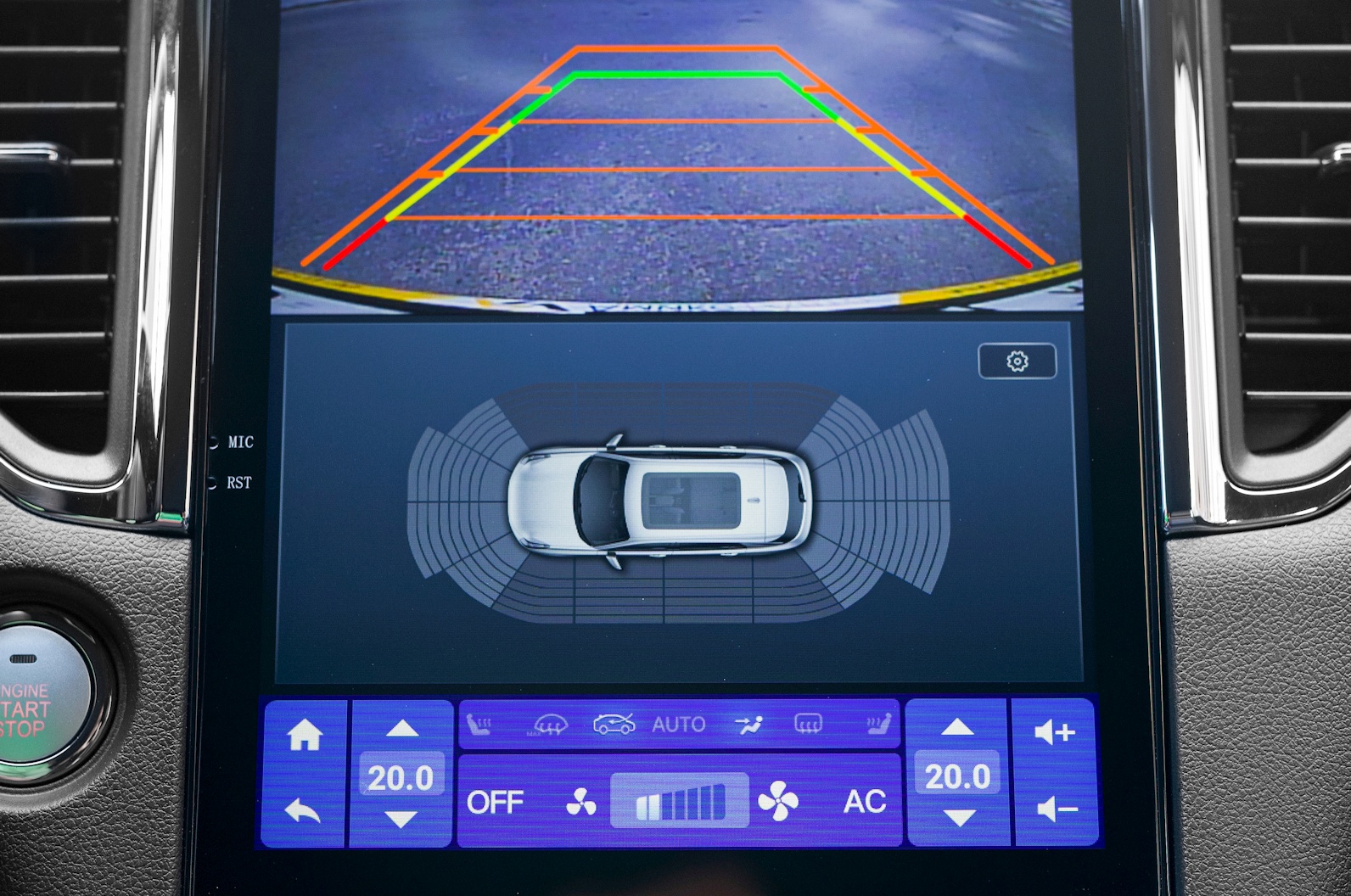 Камера заднего вида с динамическими линиями разметки