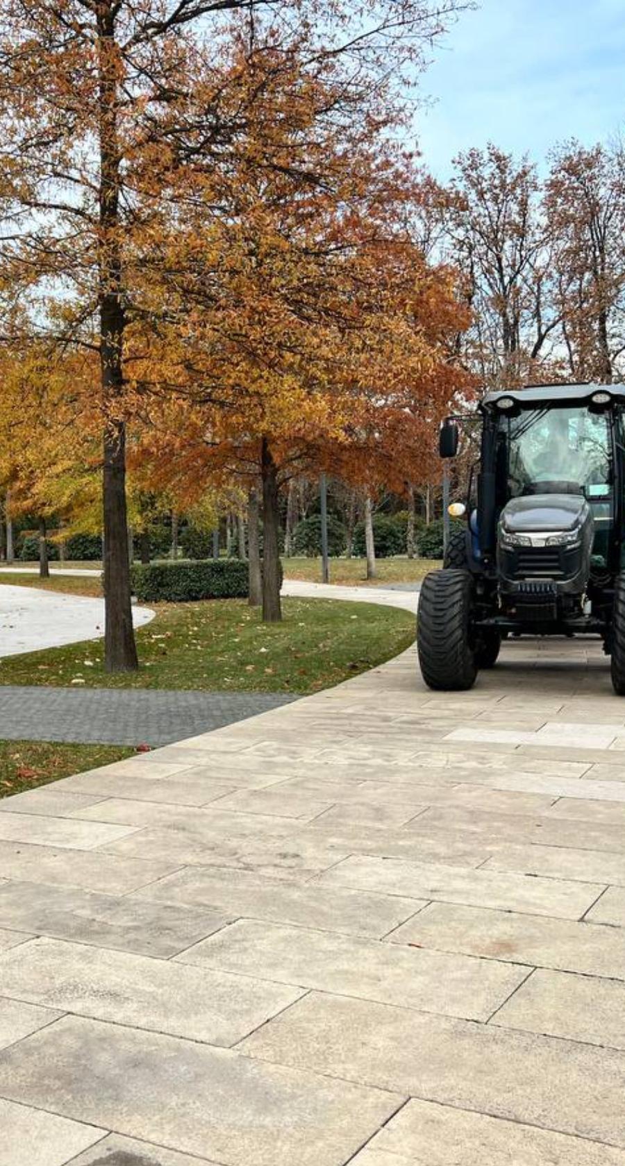 Тракторы SCOUT для благоустройства парков