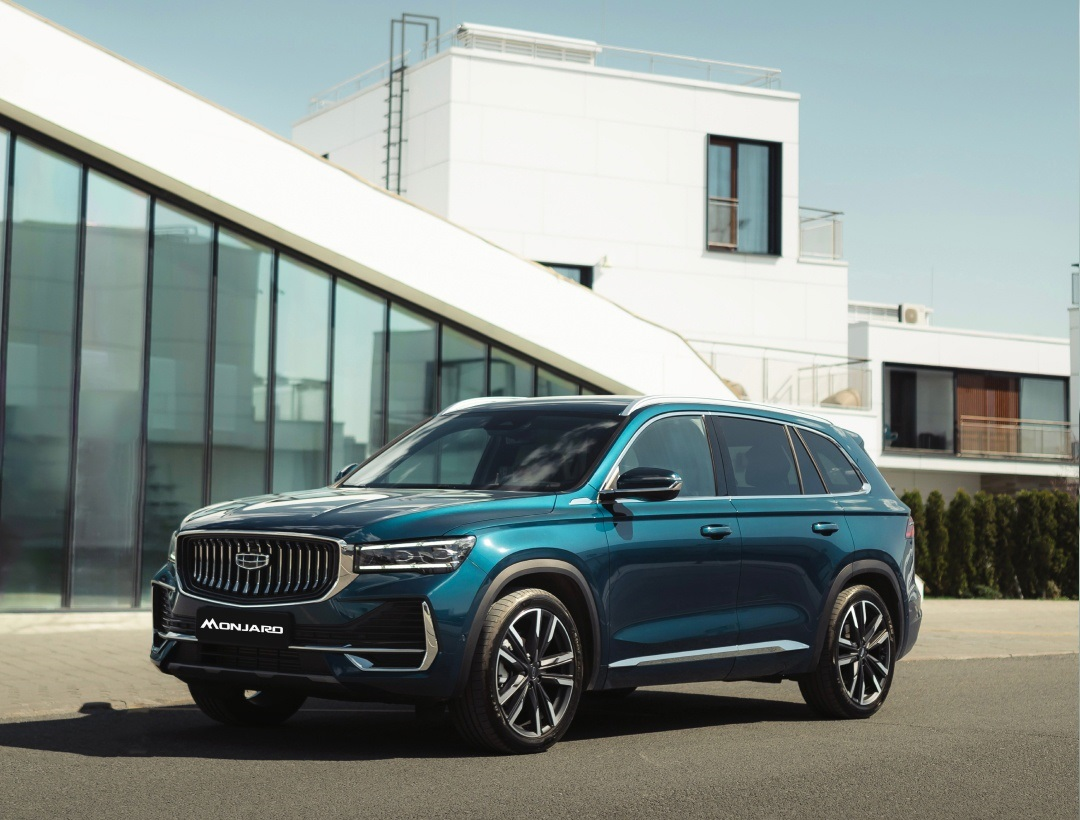 Сравнительный обзор Toyota RAV4 и Geely Monjaro