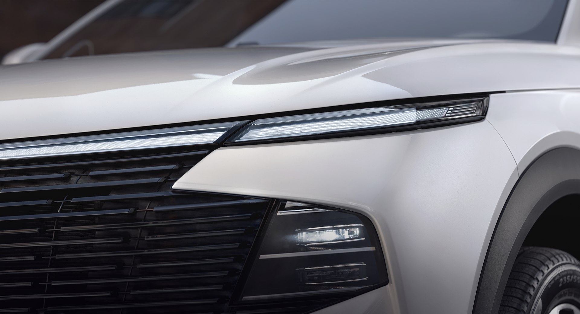 Единая LED-линия передней оптики