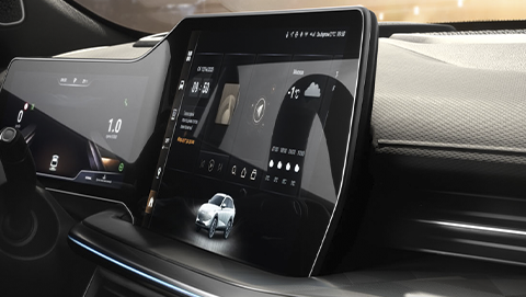 Экран мультимедиа 14,6” со встроенными сервисами Яндекс ™*