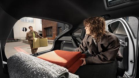 Электропривод двери багажника. Объем 376л.