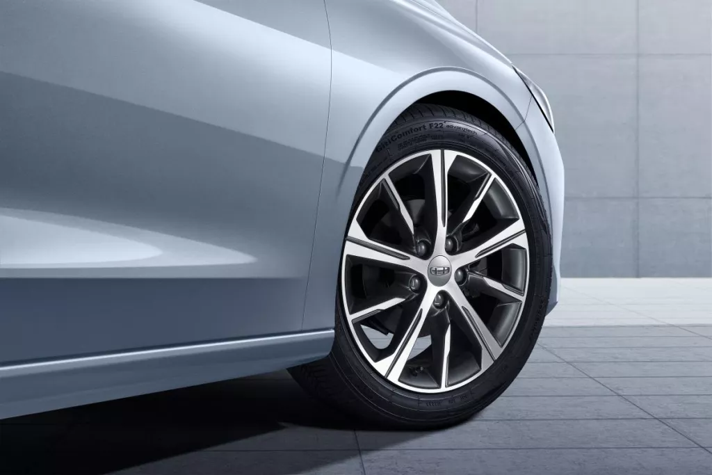 17-дюймовые легкосплавные колесные диски