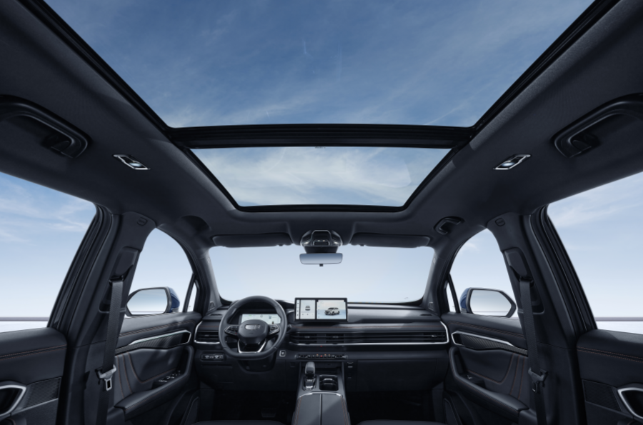 Большая панорамная крыша с люком