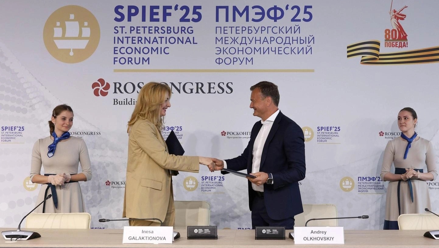 Гаджеты и гибриды: зачем в салонах связи начали продавать автомобили