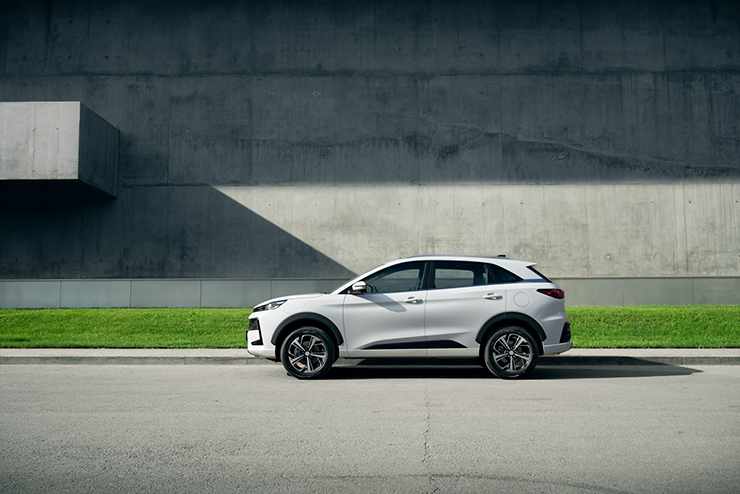 JAC JS3 vs JAC JS6 — что выбрать: компакт или средний кроссовер (SUV)