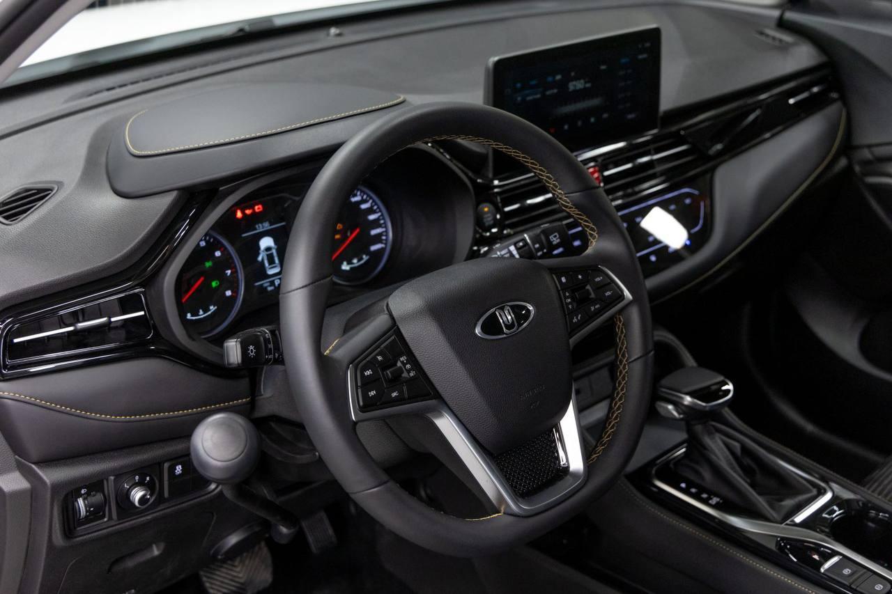 Участникам СВО скидка 40% на автомобиль Москвич 3 с ручным управлением