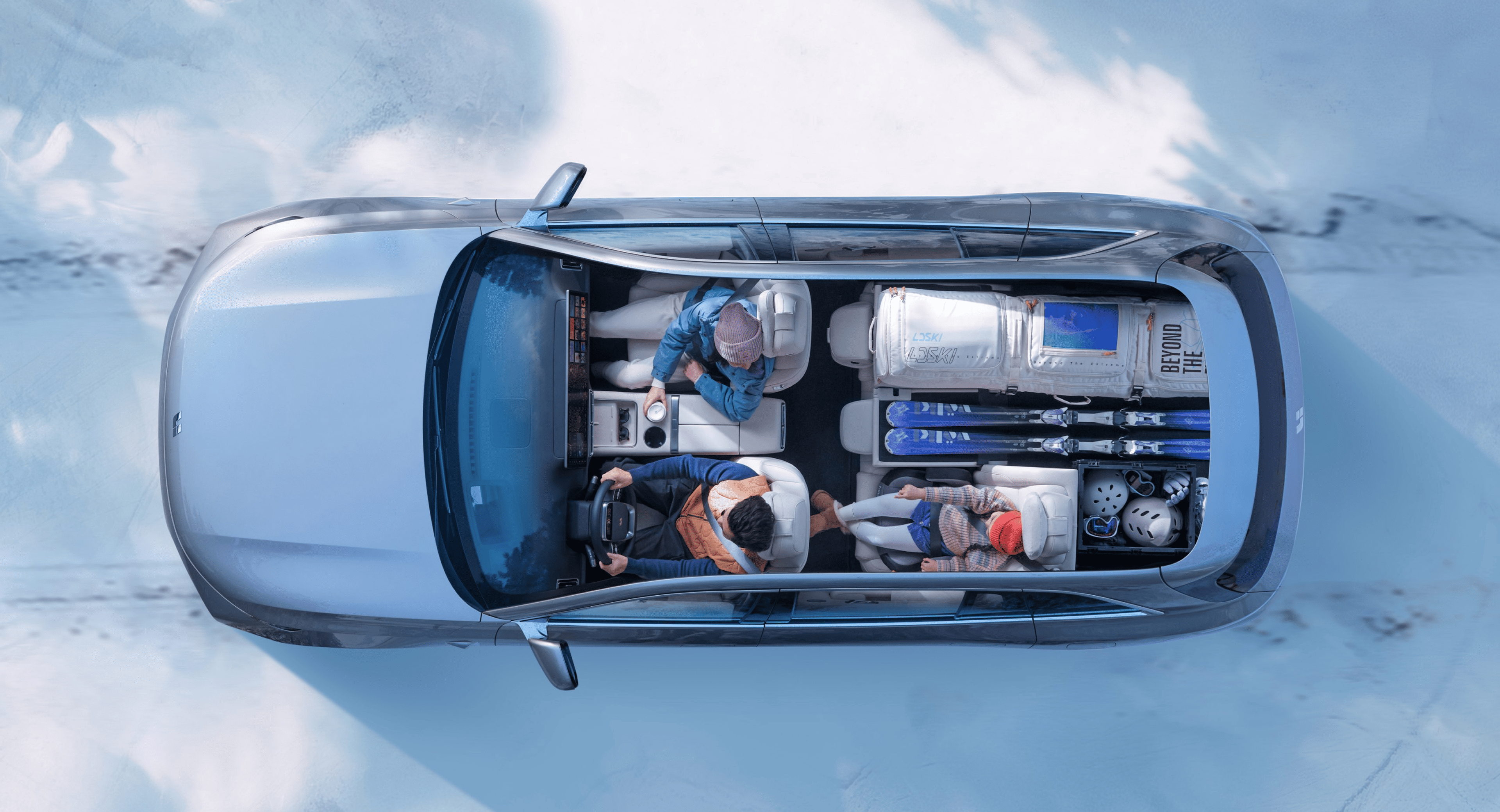 Сложены спинки задних сидений