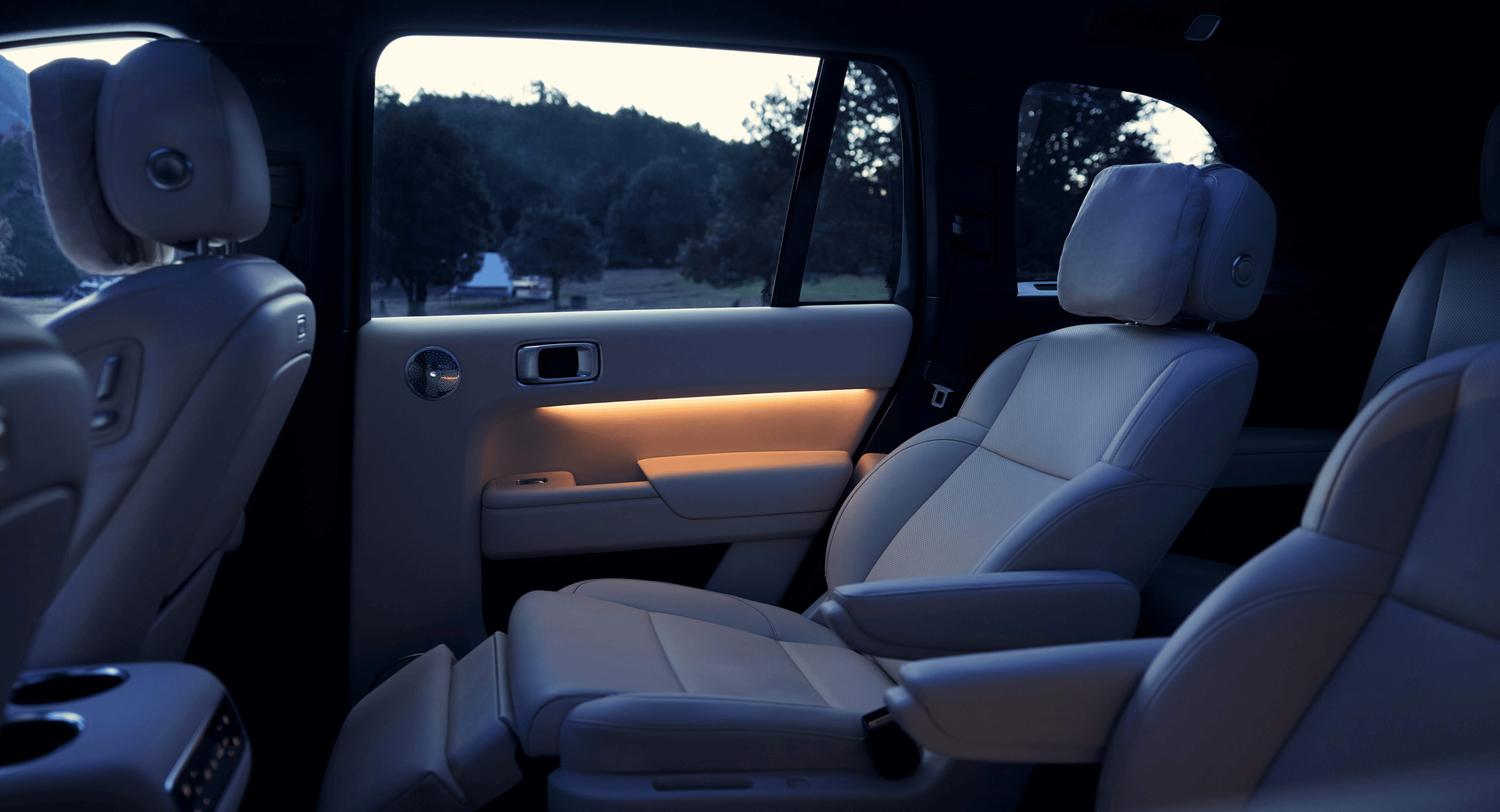 Атмосферная подсветка и система контроля качества воздуха