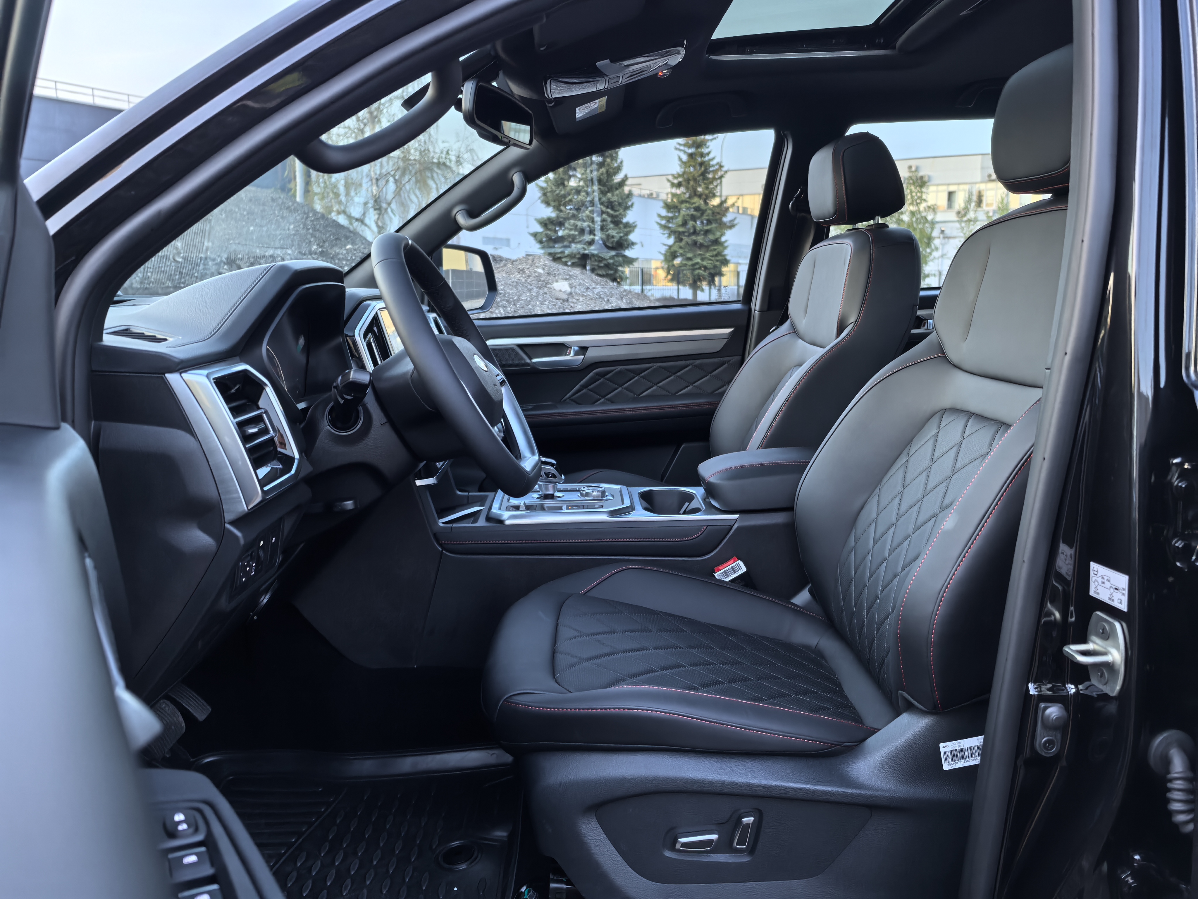 JAC T9 TDi салон передний ряд