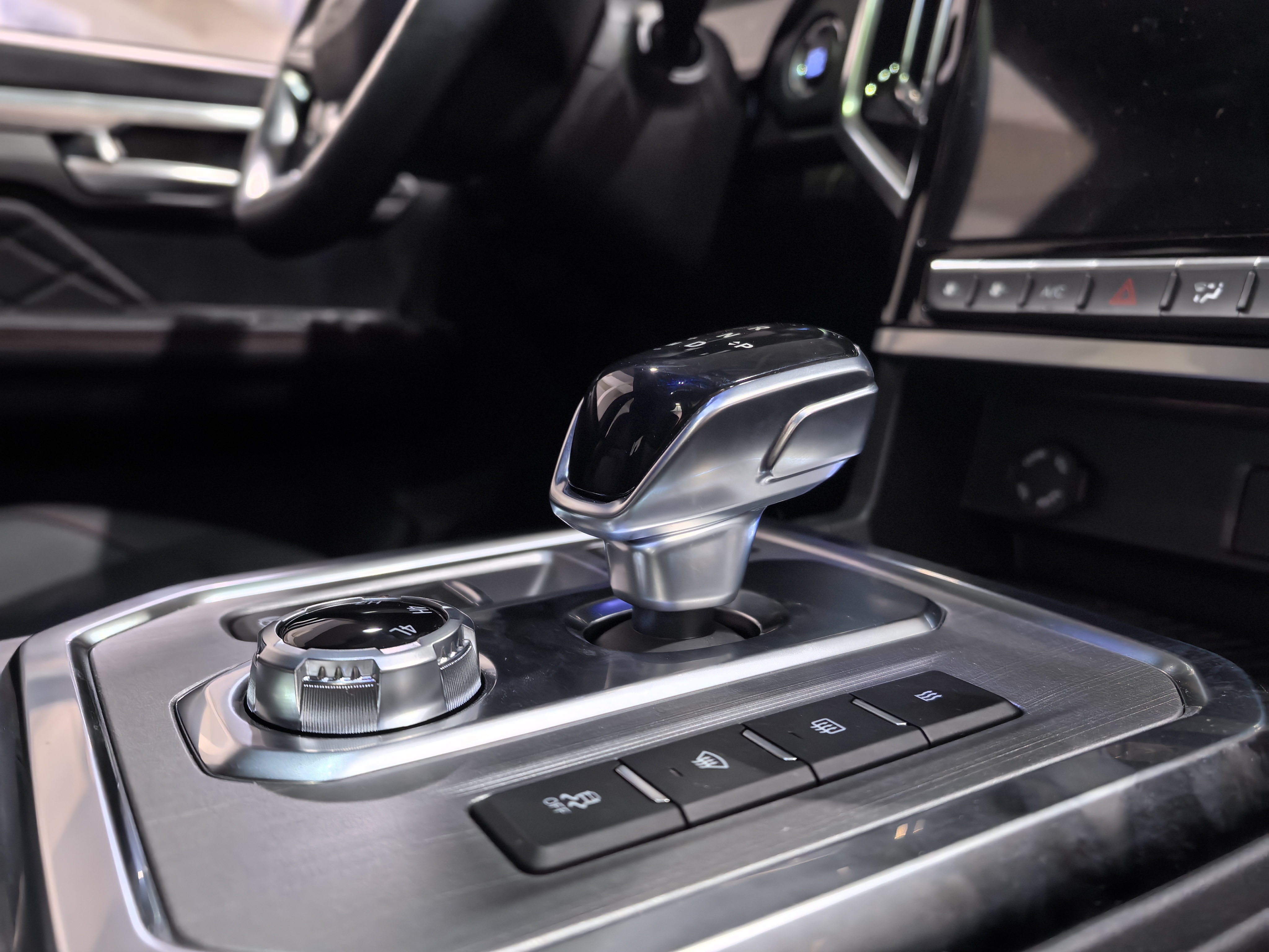 JAC T9 TDi электронные помощники