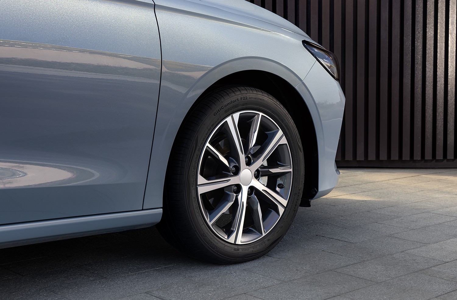 17-дюймовые легкосплавные колесные диски