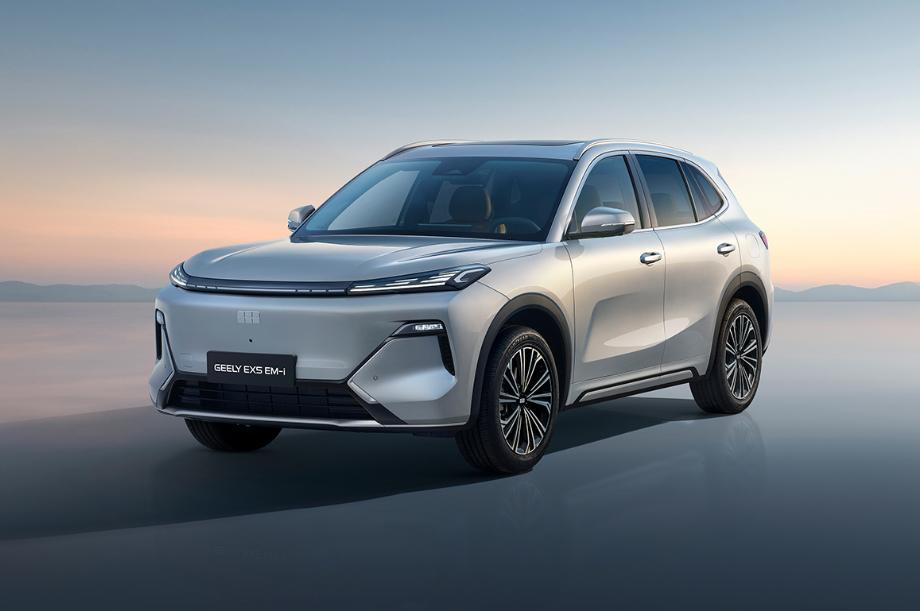 Geely раскрывает комплектации гибридного кроссовера Geely EX5 EM-i для российского рынка