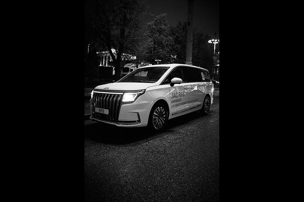 Галерея - дебют