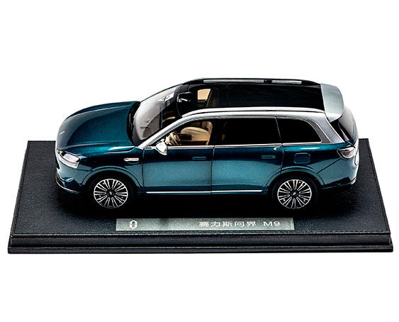 Модель автомобиля AITO M9, размер 1:18.  Цвет: Галактический синий / серебристый