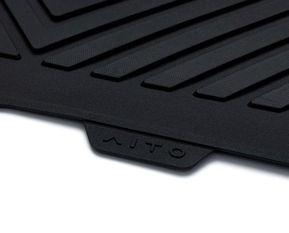 Коврики в салон 5-местного AITO M7. Материал: TPE. Цвет: коричневый