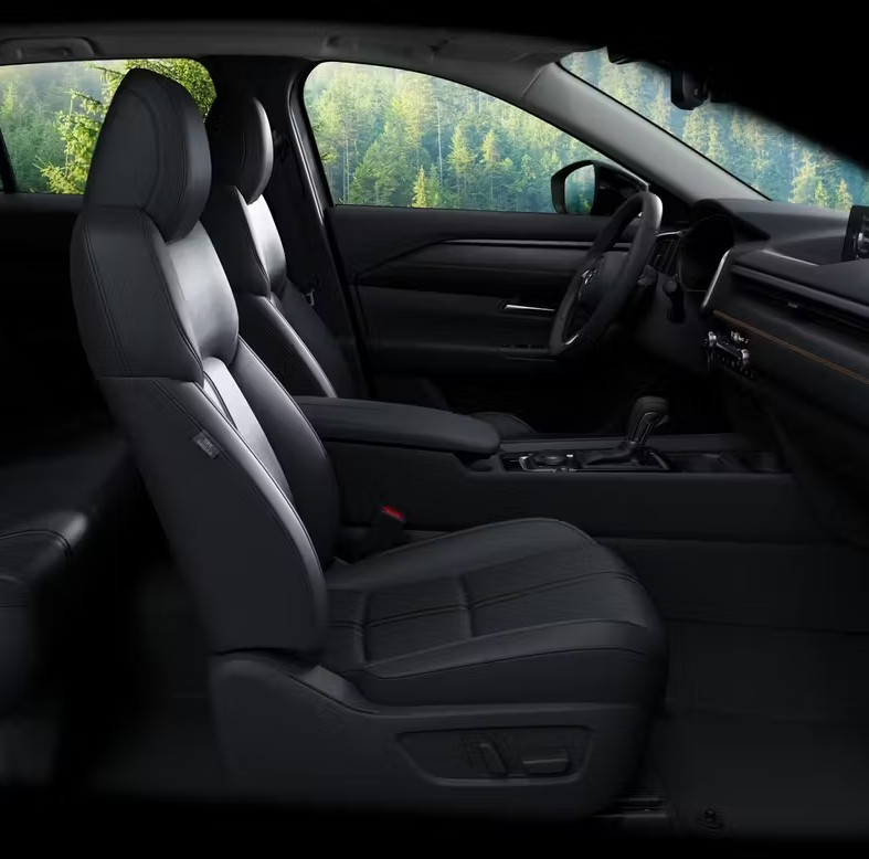 Чем отличаются салон и комфорт Mazda CX-50 и Mazda CX-5: материалы, пространство, эргономика