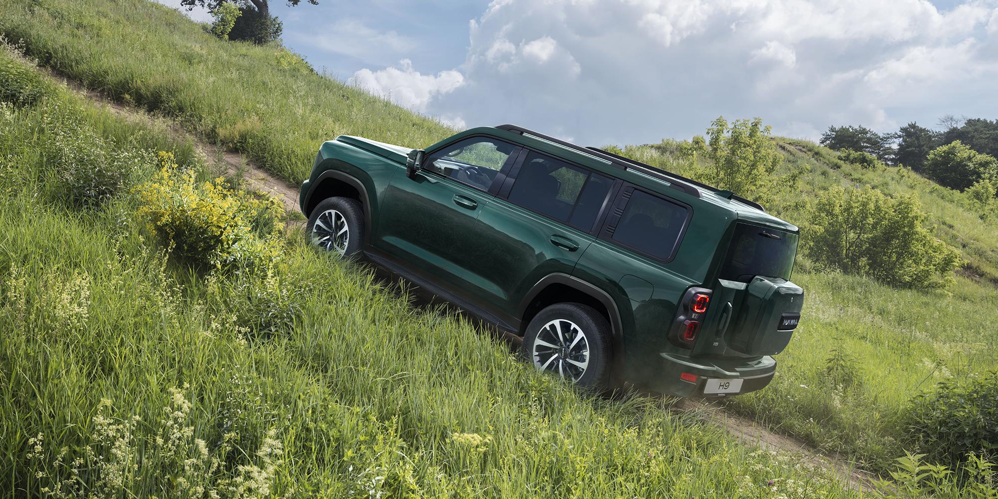 Система помощи при старте на подъеме и спуске