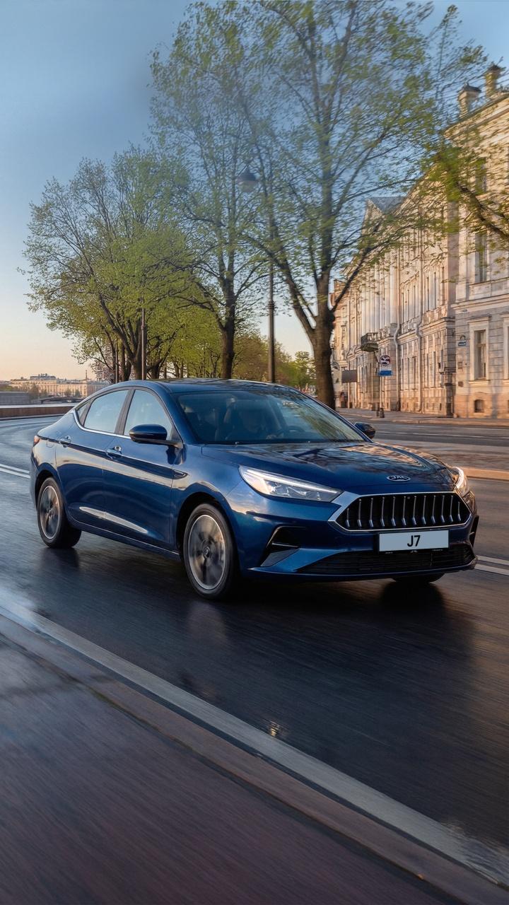 <b>JAC J7</b><br>Яркий стиль.<br>Умный выбор