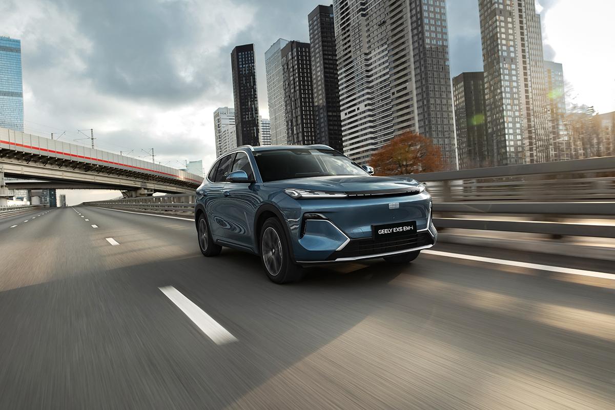 Geely EX5 EM-i — лидер продаж среди гибридов в России по итогам трех месяцев