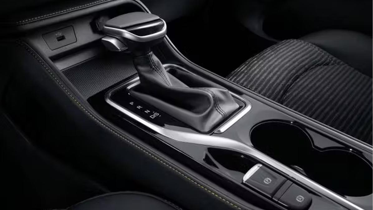 МОСКВИЧ 3 с механикой или вариатором — что выбрать?