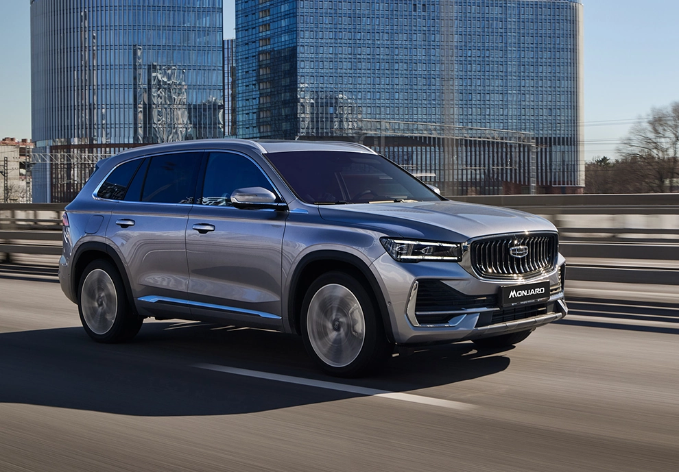 Geely объявляет о старте продаж обновленной базовой версии кроссовера Geely Monjaro в России