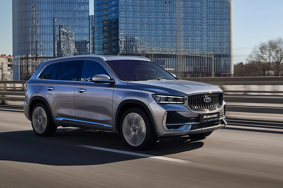 Geely объявляет о старте продаж обновленной базовой версии кроссовера Geely Monjaro в России