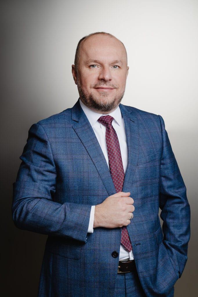 Александр Савельев