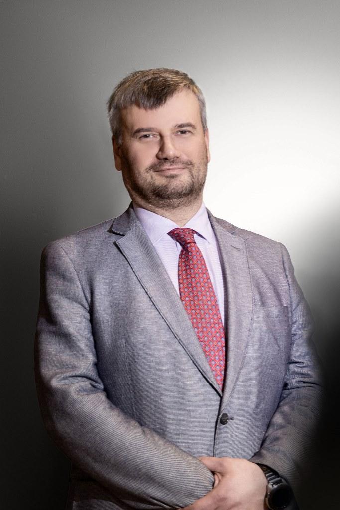 Максим Колов