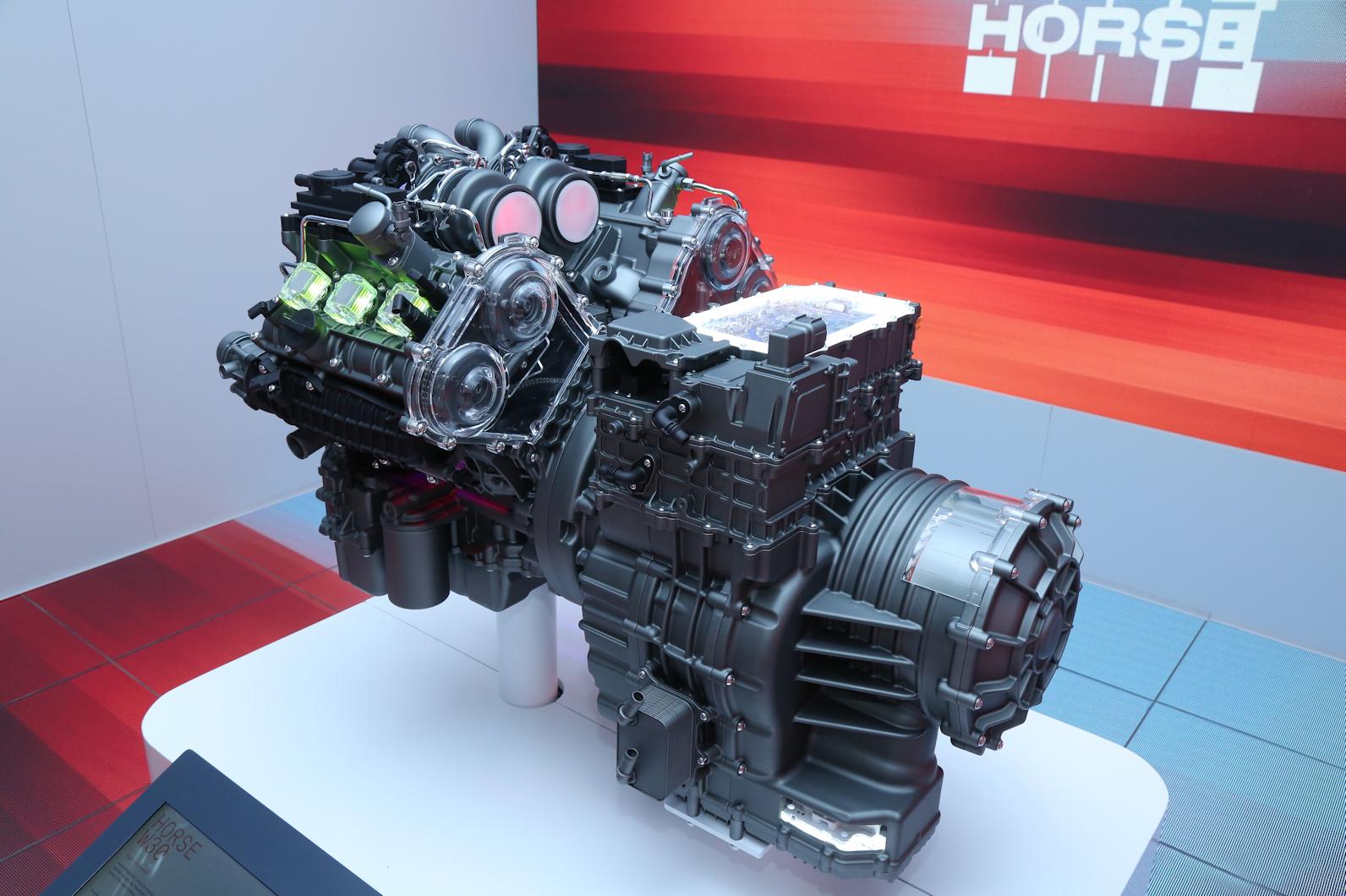 Группа Geely Авто представила инновационный V-образный 6-цилиндровый двигатель для гибридных силовых установок