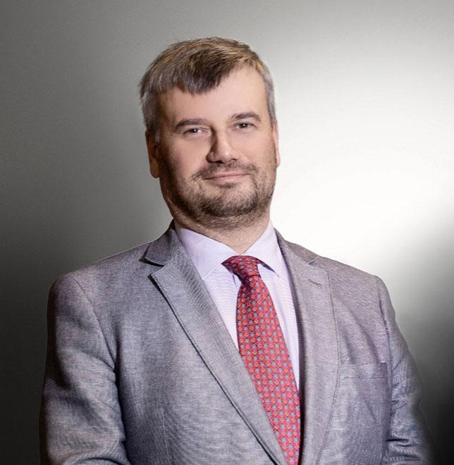 Максим Колов