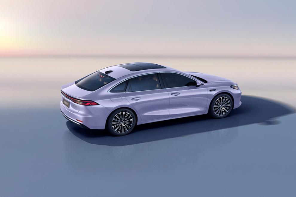 Geely Galaxy A7 EM установил мировой рекорд Гиннесса по запасу хода среди гибридных седанов