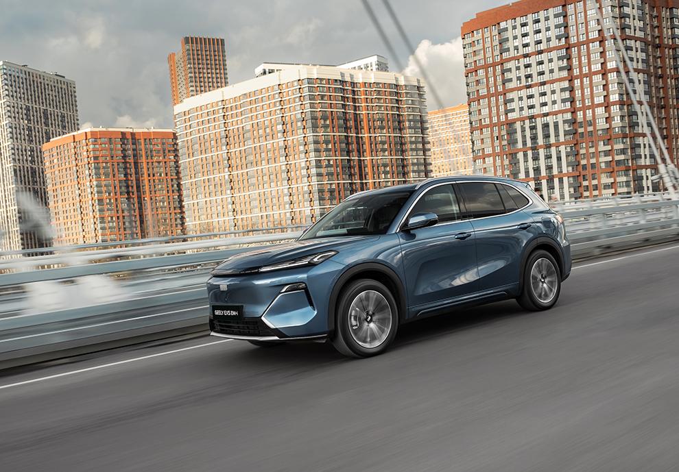 Geely EX5 EM-i сохраняет лидерство среди гибридов на российском рынке по итогам трех недель июля